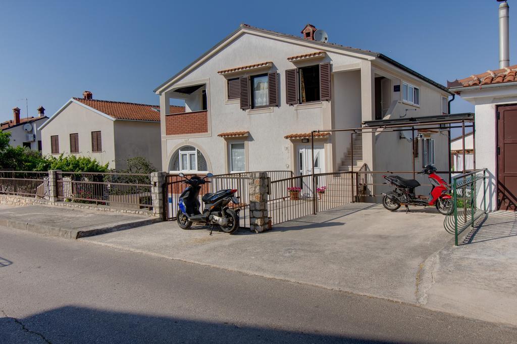 Apartment Nikolina Mali Lošinj Exterior foto